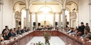 200211 FOTO _ reunion con padres (1)