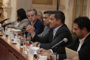 200211 FOTO _ reunion con padres (3)