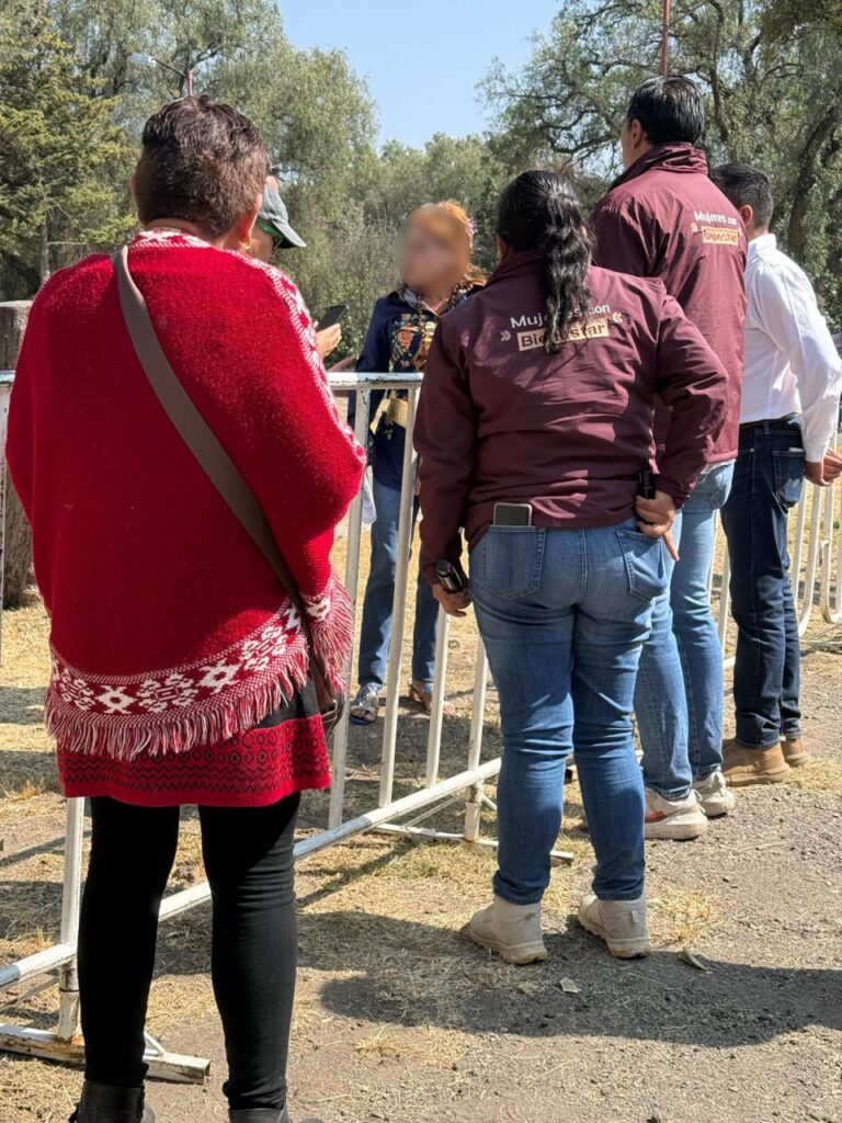 Beneficiarias de Programas de Bienestar Increpan y califican de traidora la alcaldesa Rosa Yolanda Wong