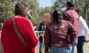 Beneficiarias de Programas de Bienestar Increpan y califican de traidora la alcaldesa Rosa Yolanda Wong