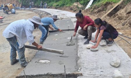 Concluirán 99 caminos artesanales en Oaxaca la SICT