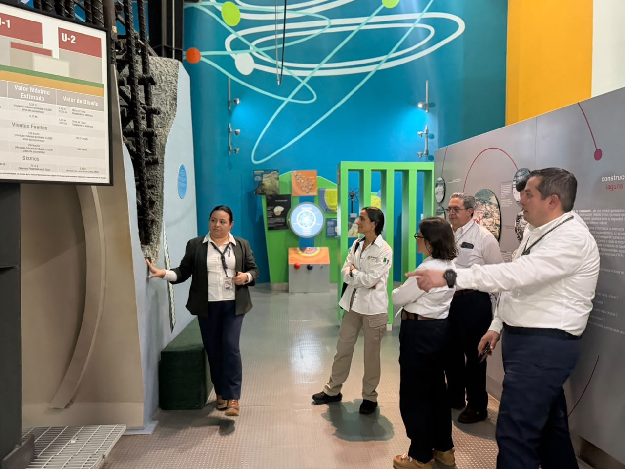 Secretaría de Energía y CFE atestiguan proceso de recarga de combustible nuclear en Laguna Verde