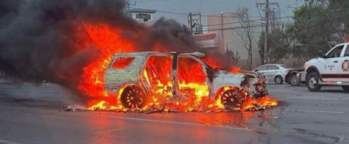 Ultima a fiascal de Tamaulipas y queman camioneta