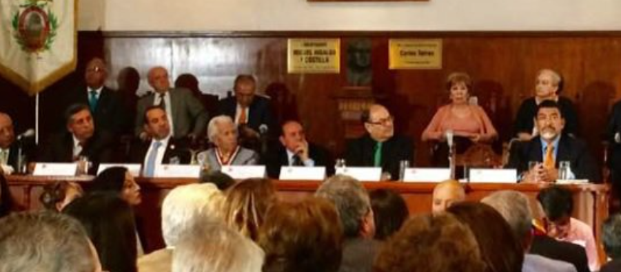 Club primera plana foto ilustrativa X