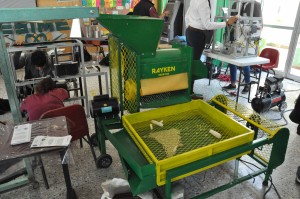 DISEÑAN POLITÉCNICOS CERNIDORA PARA OPTIMIZAR PROCESO DE POSCOSECHA DEL MAÍZ (2)