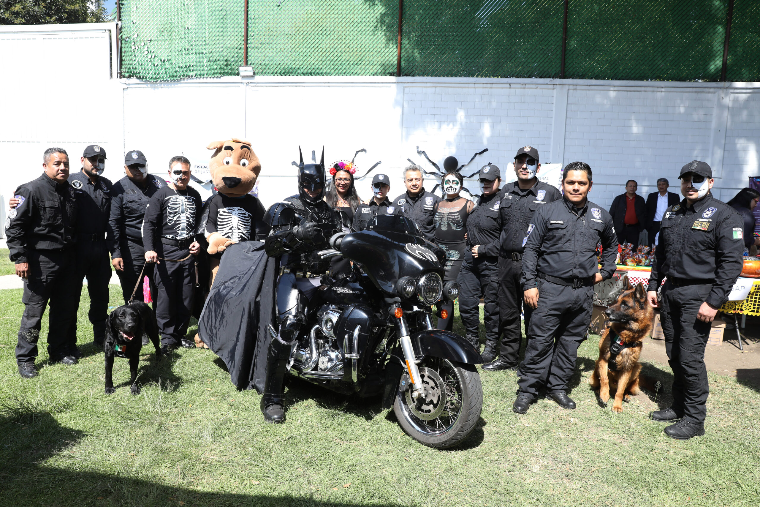 Fiscalía CDMX celebra el Día de Muertos con niñas y niños del Centro de Estancia Transitoria