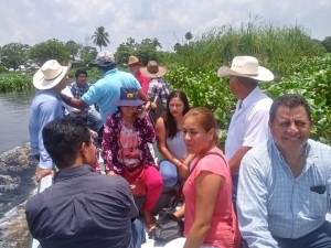 Foto 1 Amadeo Hernández Barajas Pte. CCI en compañía de productores de Vearcruz 210819