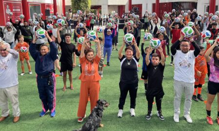 Acude Clara Brugada a Primera clase de futbol rumbo a la megaclase de marzo 2026