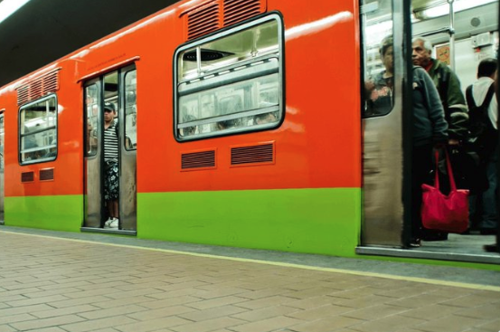 Líder nacional del PRI destaca los 57 años del Metro de la Ciudad de México