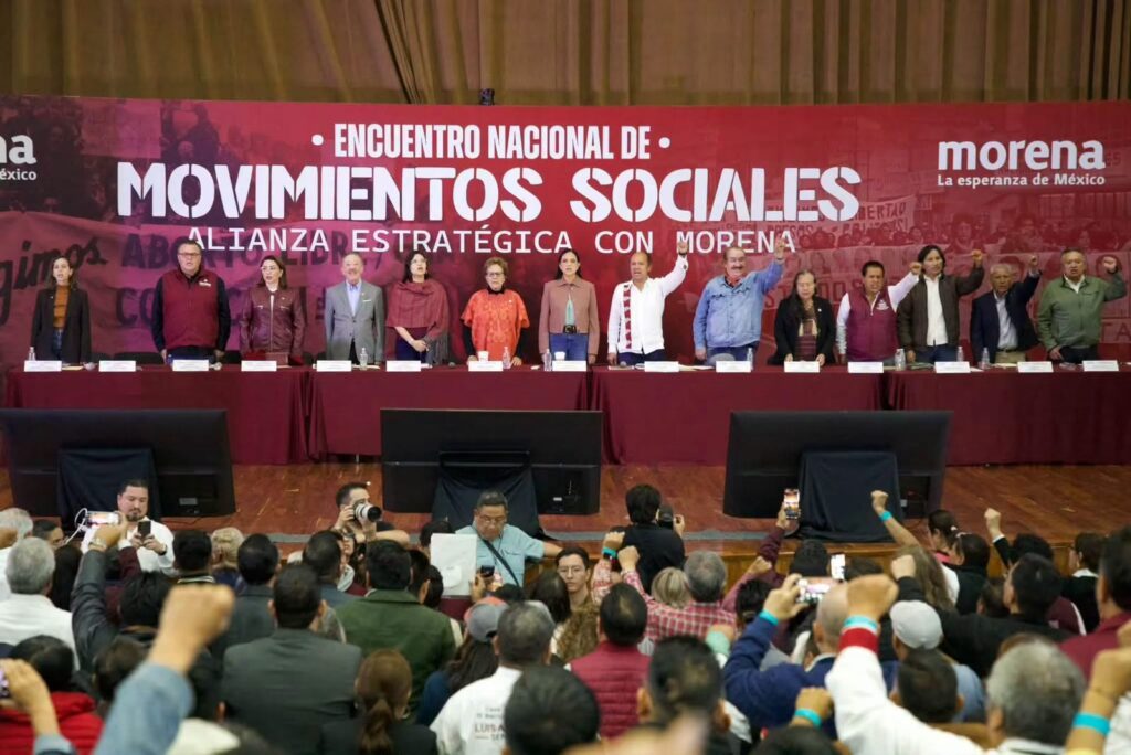 Llama Alejandro Robles a Articular las Luchas populares;