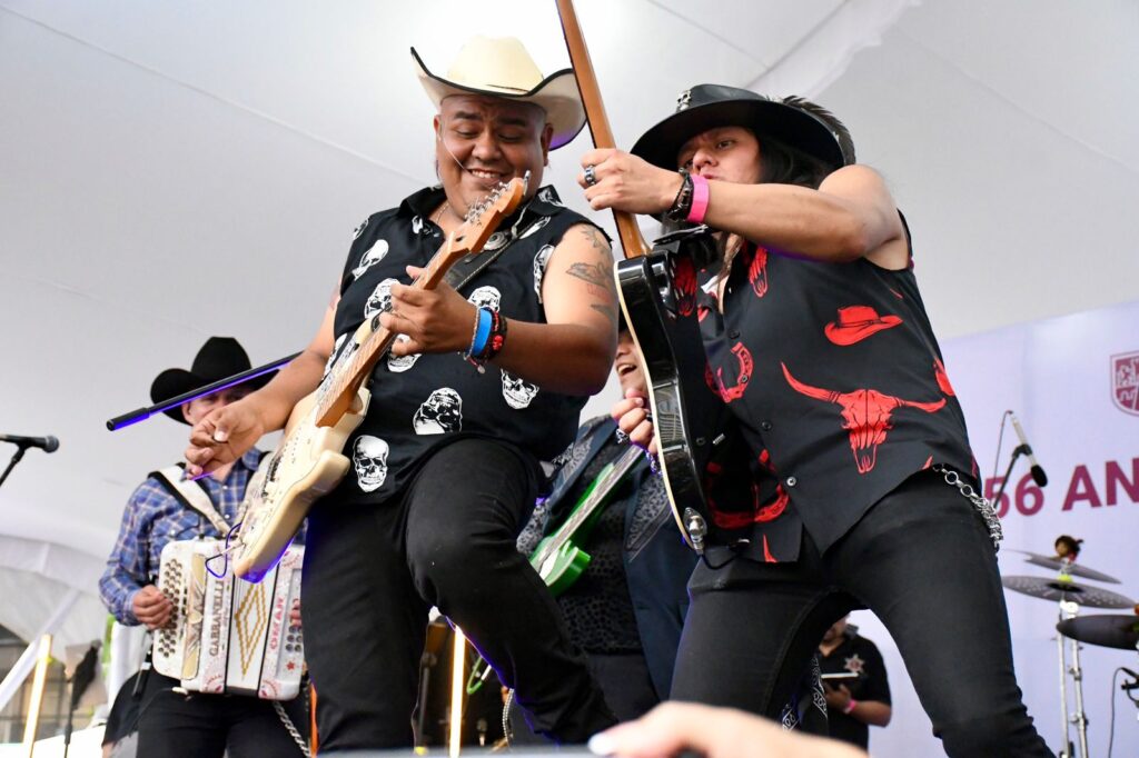 Tex Tex 56 años del Metro