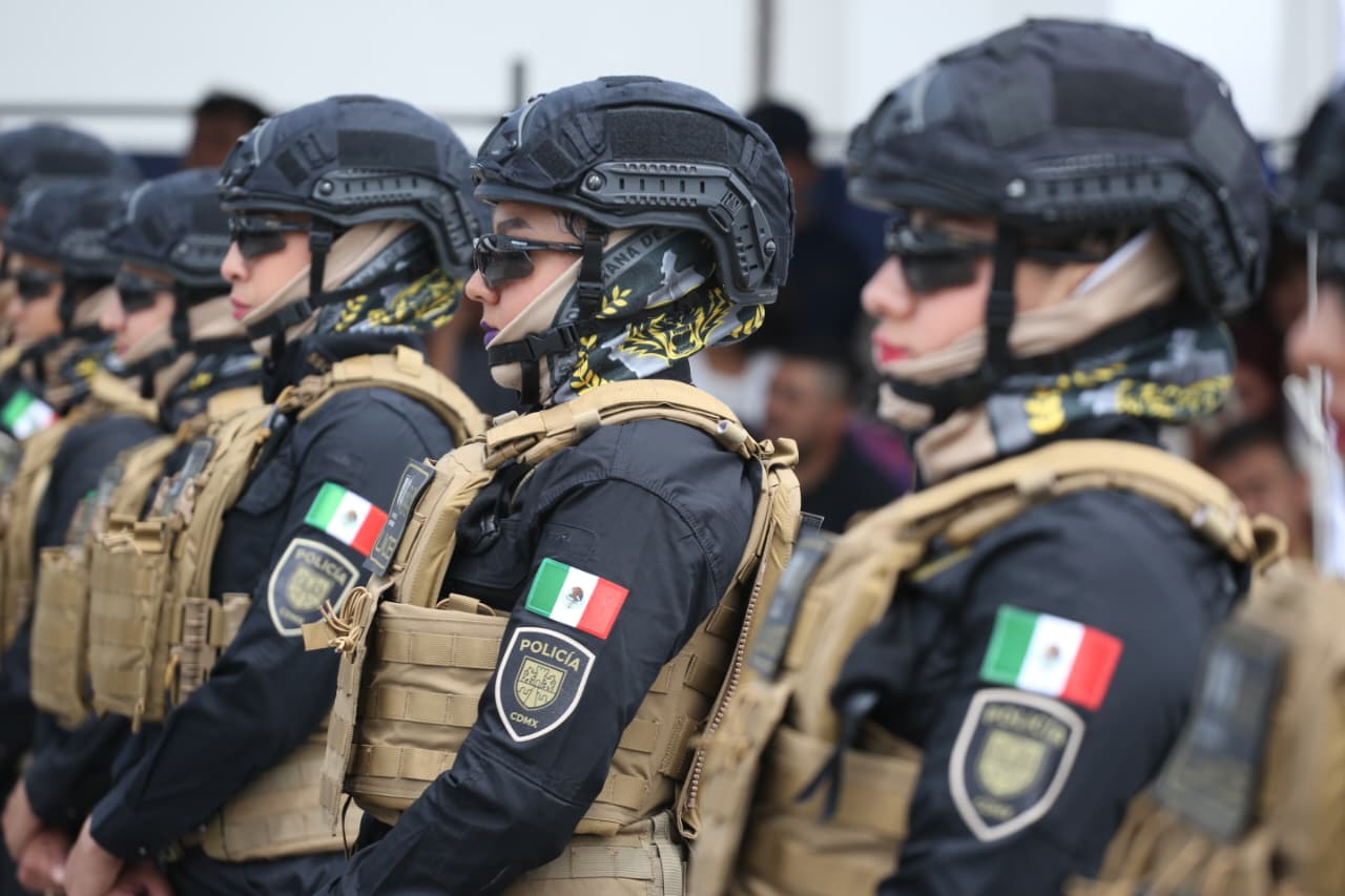 Se graduan con diferentes perfiles alumnos de la Universidad de la Policía de la CDMX