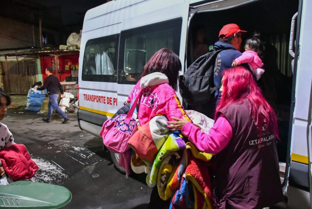 Se agrando socavón con aguacero, familias fueron evacuadas en Iztapalapa