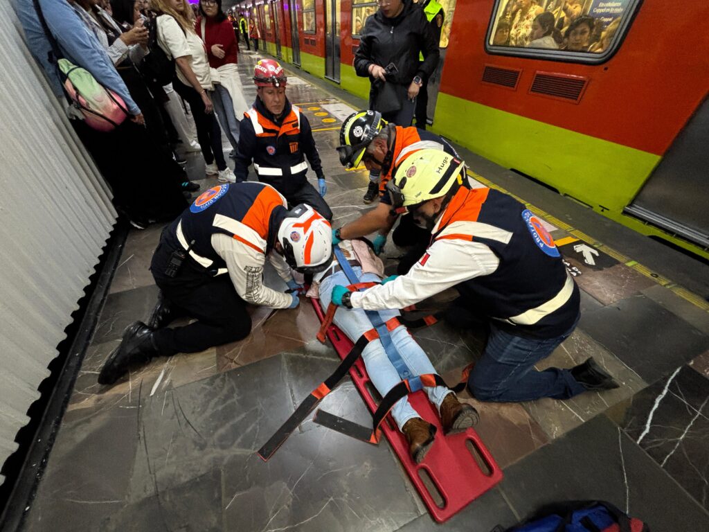 Simulacro de sismo 2025 paraliza todo con alerta en celulares y altavoces