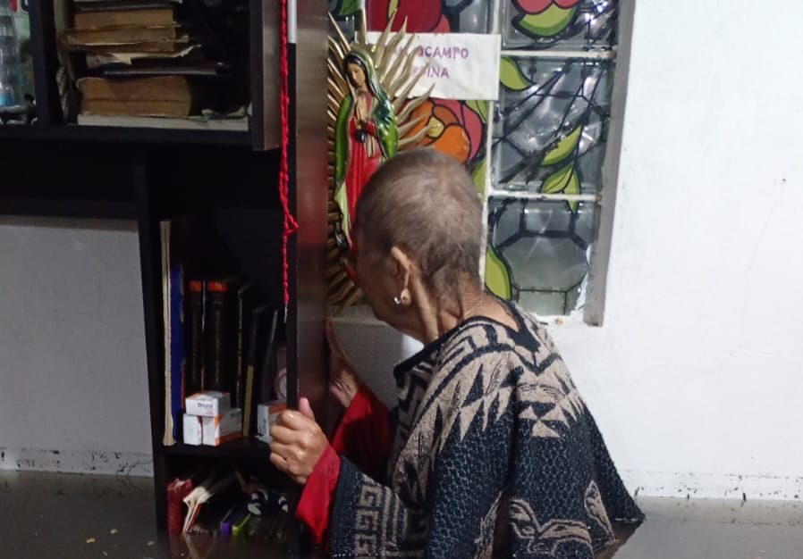 Instalan puesto de mando por inundaciones de la noche del sábado