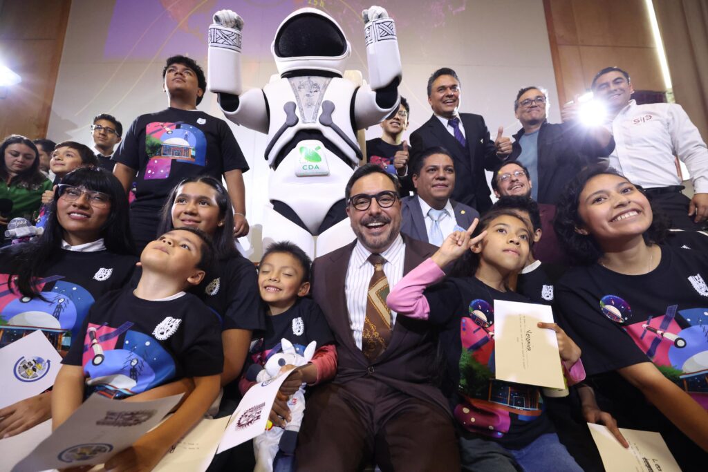 IPN histórico enlace por radio con la Estación Espacial Internacional
