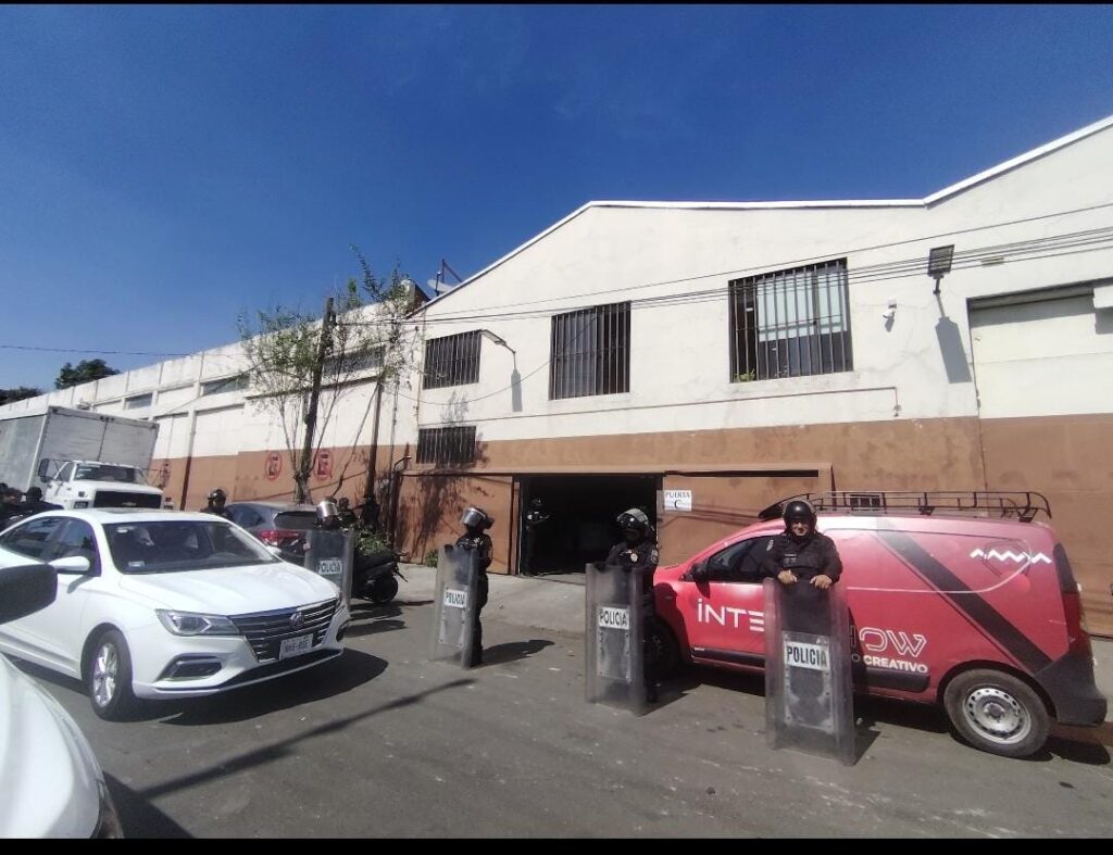 Clausura el gobierno fiesta por exceso de aforo en el lugar donde metieron a más de tres mil