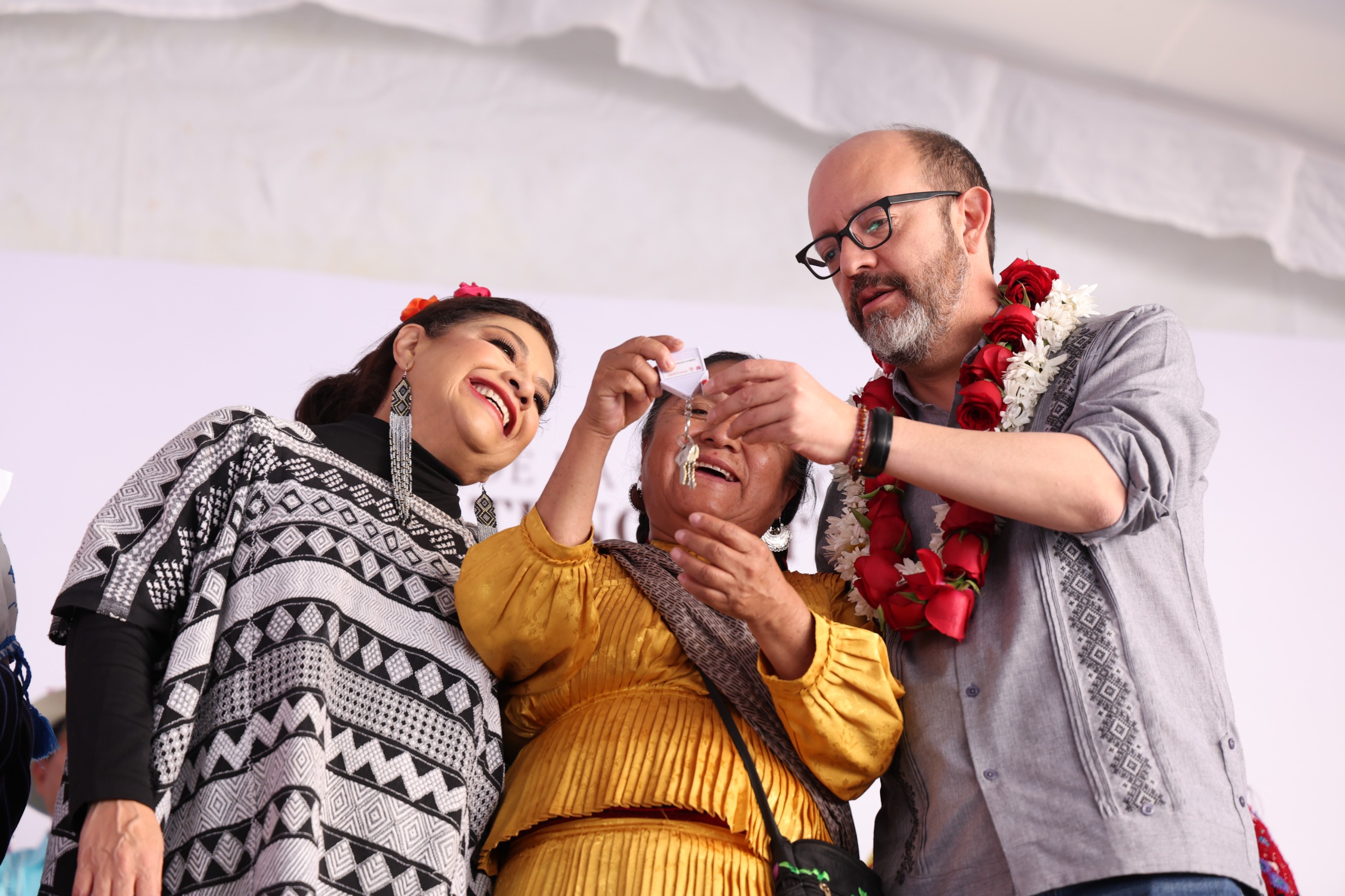 Grupo indigena recibe vivienda en Centro Histórico y la Guerrero