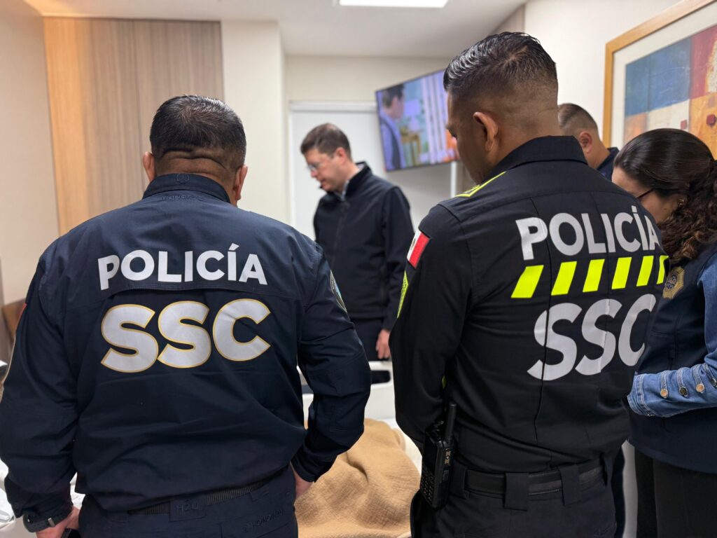 Titular de la SSC visitó a policías heridos en la marcha de la G-Z