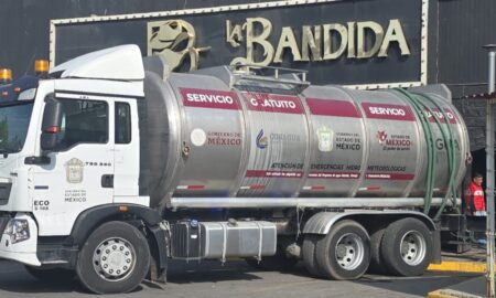 Detienen a chofer de pipa en Ecatepec por vender el agua