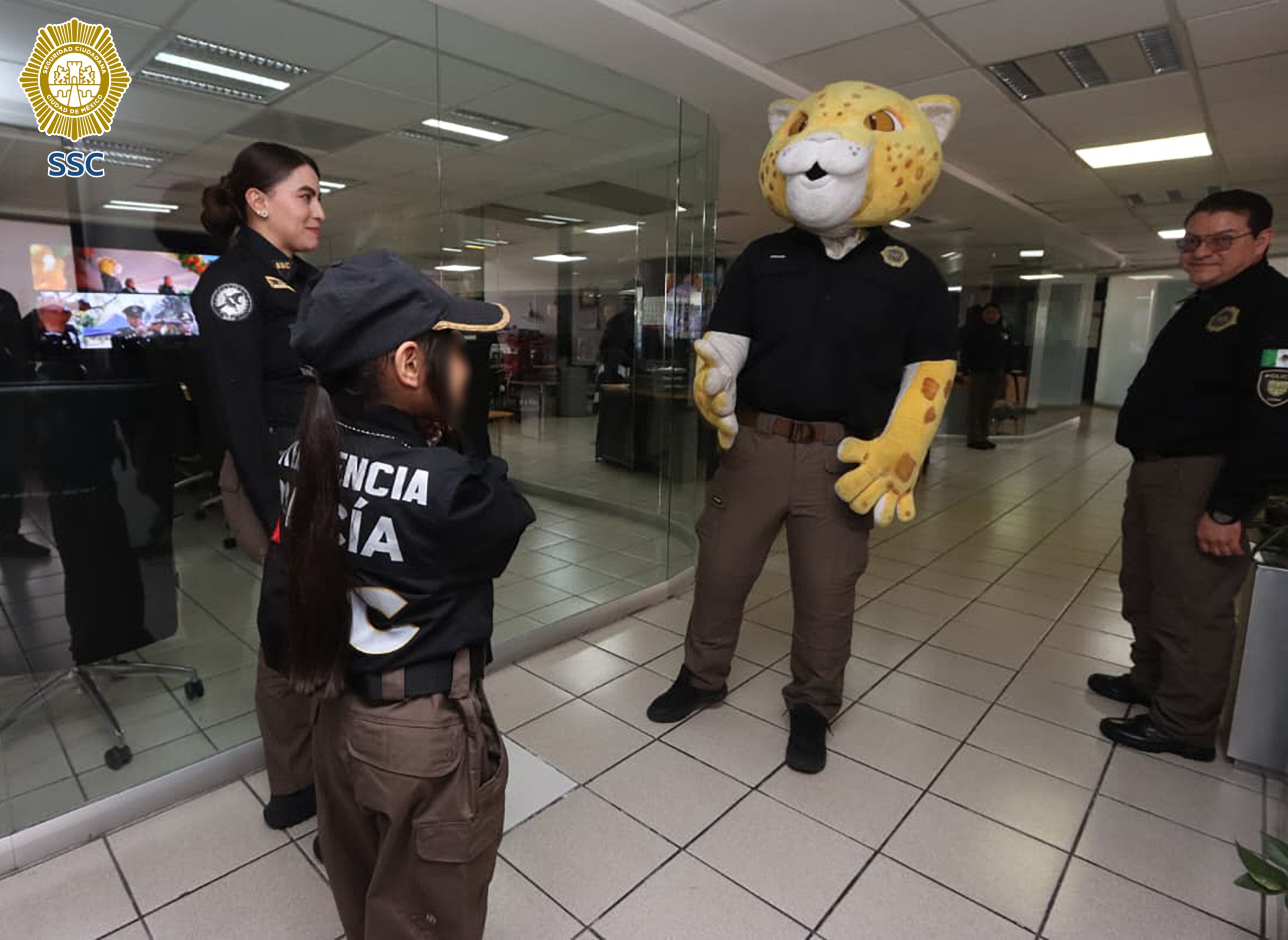 SSC cumple sueño de pequeña que soñaba ser policía