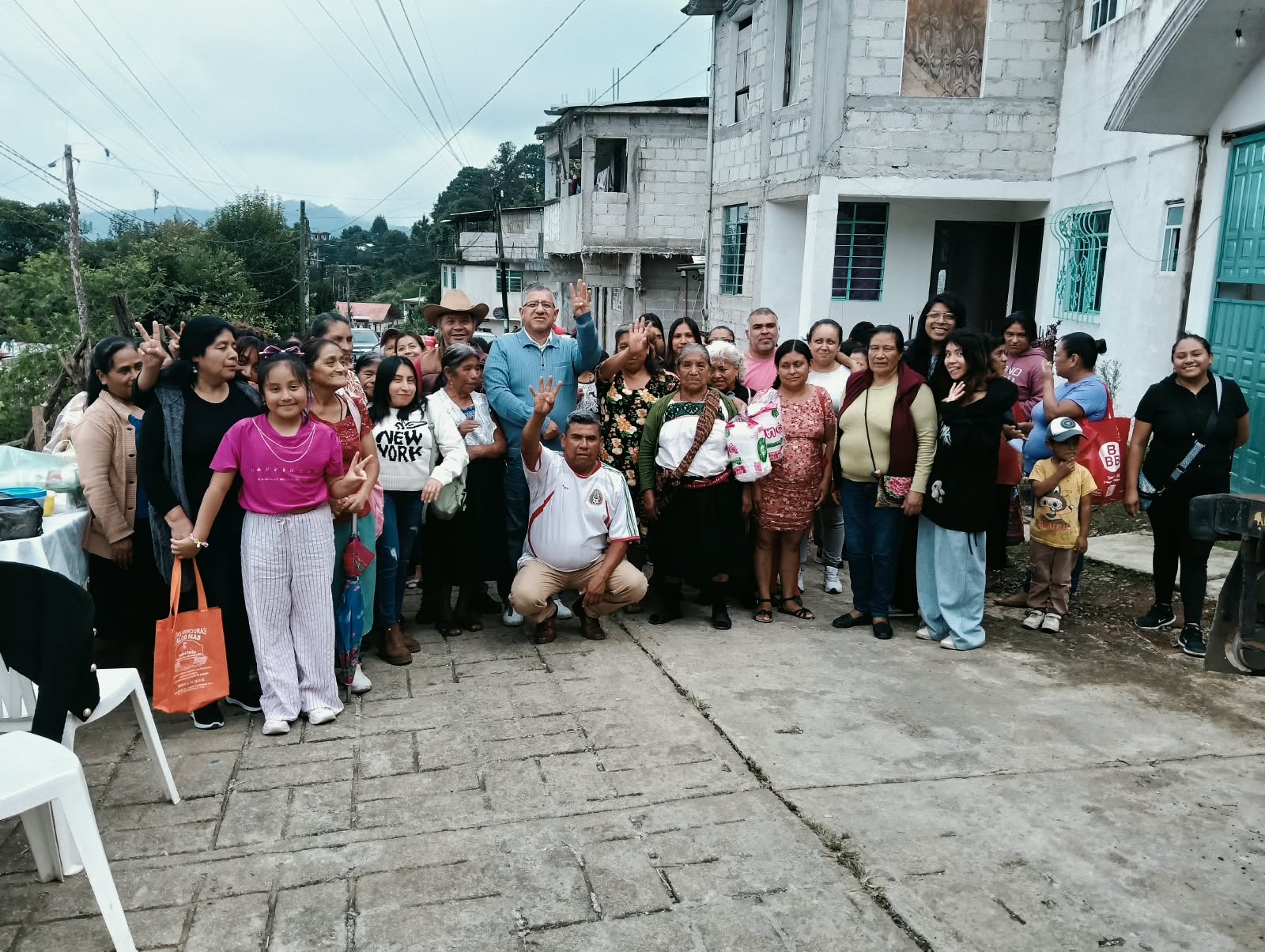 Fortalece Heliodoro Luna Vite Organización Territorial de Morena en las Colonias de Huauchinango