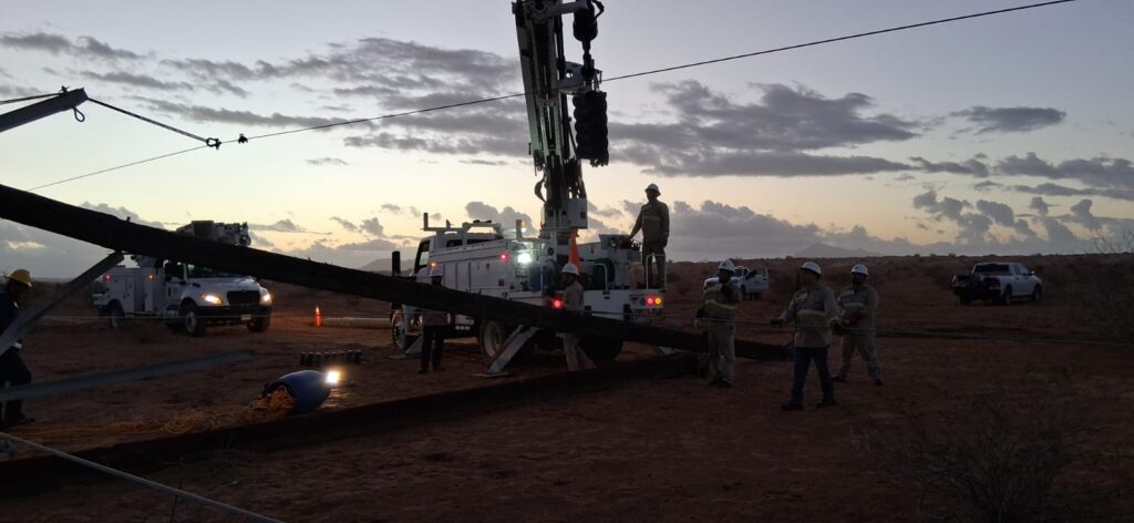  CFE atiende afectaciones por tormenta Rachel y Huracán Simón 