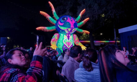 Reforma se ilumina con el "Festival internacional de la luz" con motivo de Día de Muertos