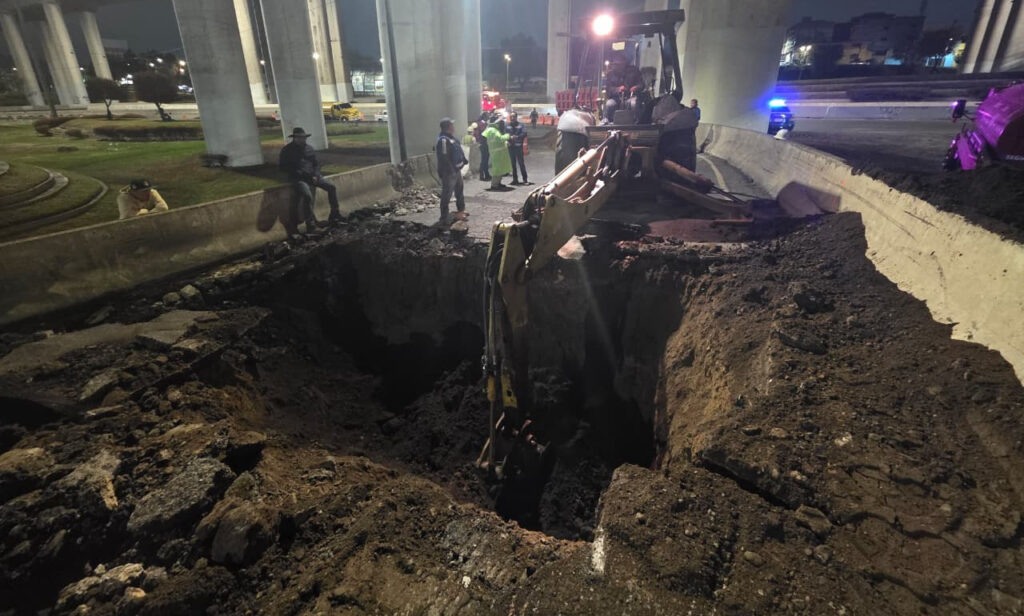 Atiende SEGIAGUA el socavón del Puente de la Concordia