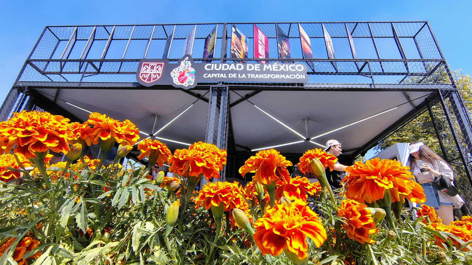 Reportan pabellones de México en la F1 más de 20 mil visitantes